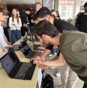 ASÜ’de Veri ve Bilgi Güvenliğine Yönelik 80 Özgün Proje Sergilendi